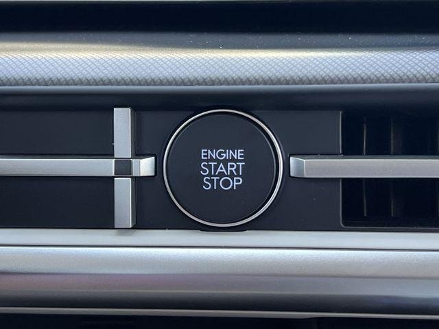 New 2026 White Hyundai SE FWD image 17
