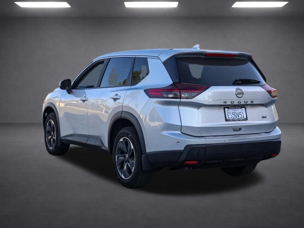 Used 2024 Silver Nissan SV image 5