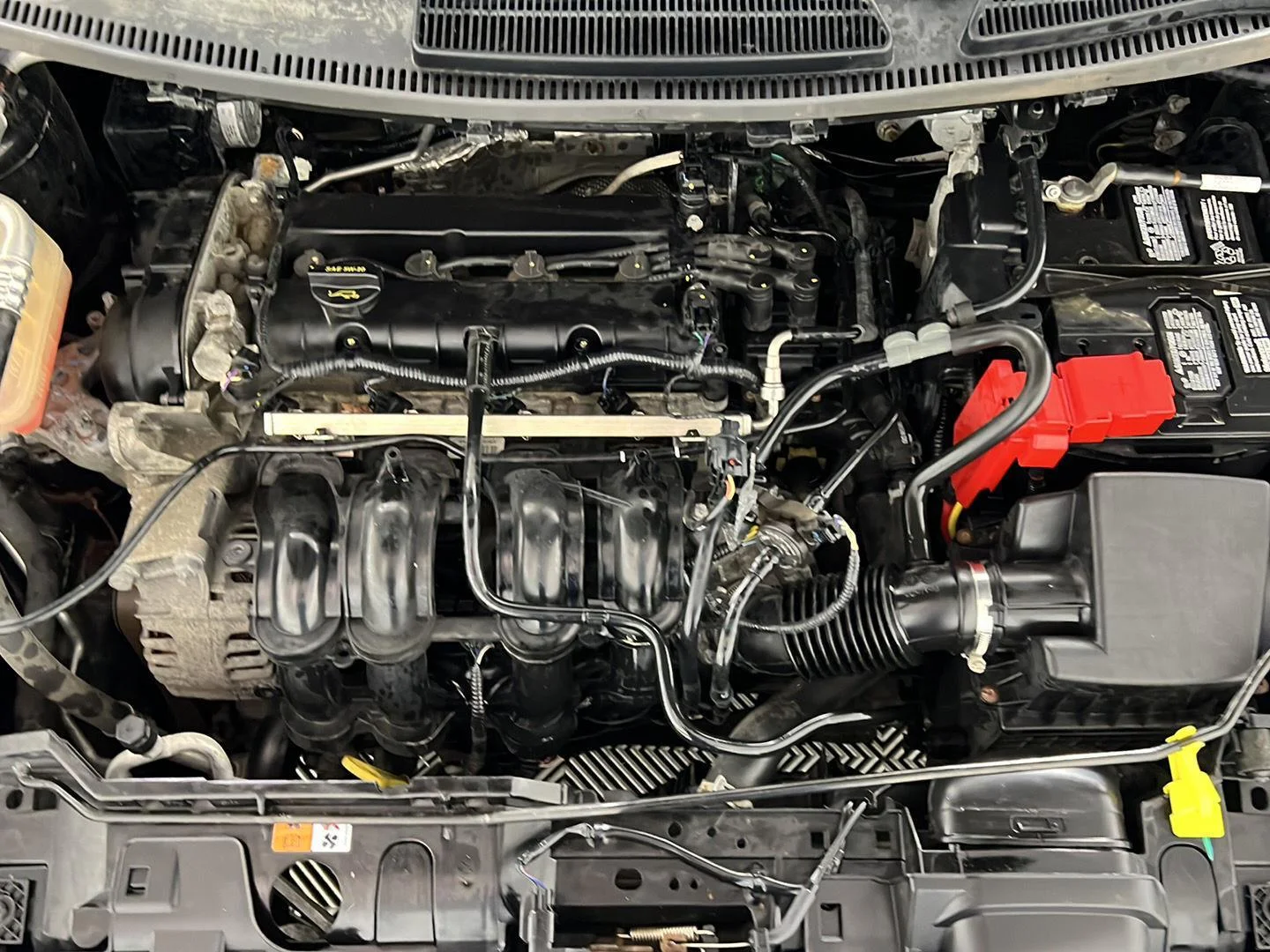 Used 2019 Shadow Black Ford SE image 22