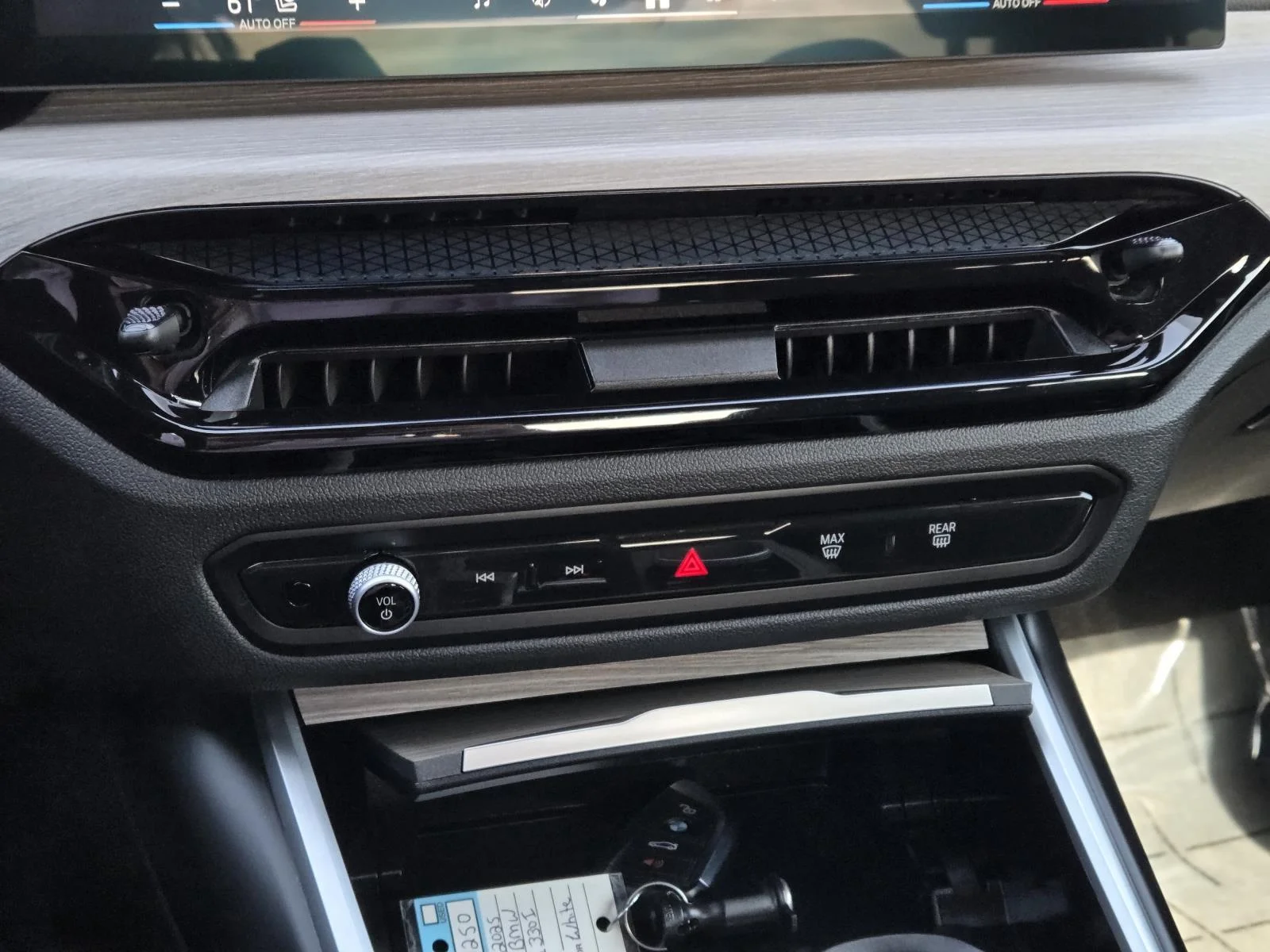 Used 2025 BLACK BMW 330i image 23