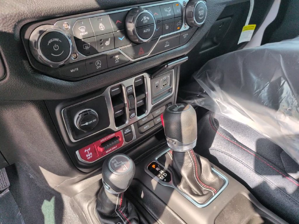 New 2026 Bright White Clearcoat Jeep Sport S image 24