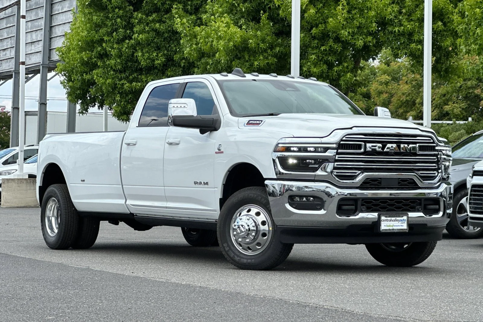 New 2026 Bright White Clear-Coat Exterior Paint RAM Laramie image 2