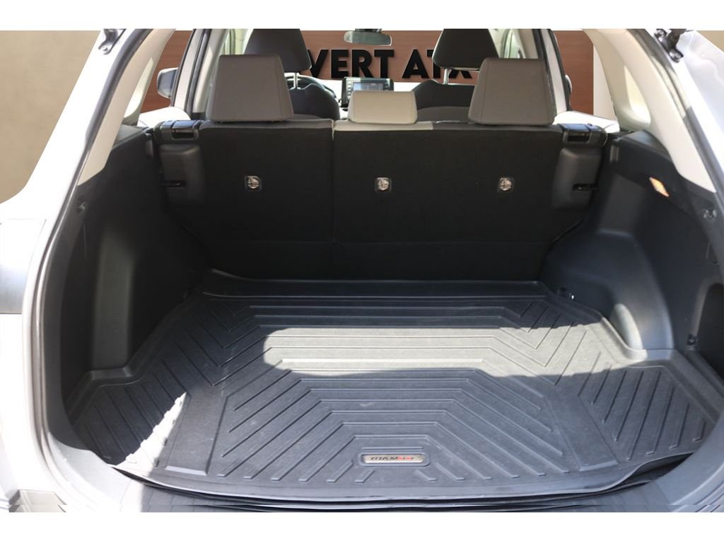 Used 2019 Silver Toyota XLE image 17