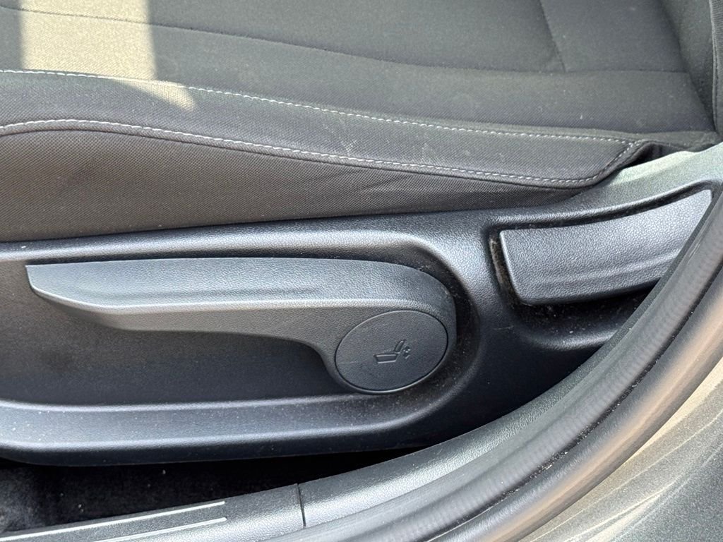 Used 2025 Gray Hyundai SEL Convenience image 14