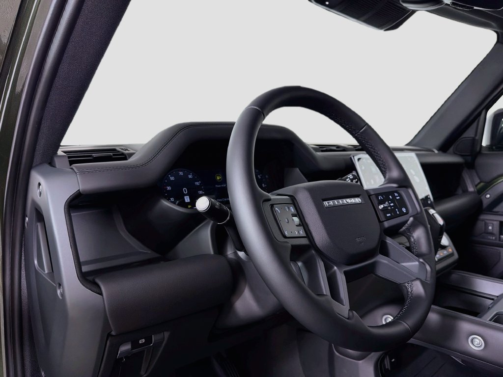 New 2026 Woolstone Green Land Rover X-Dynamic SE image 9