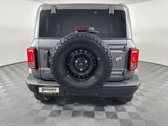 Used 2023  Ford Base image 5