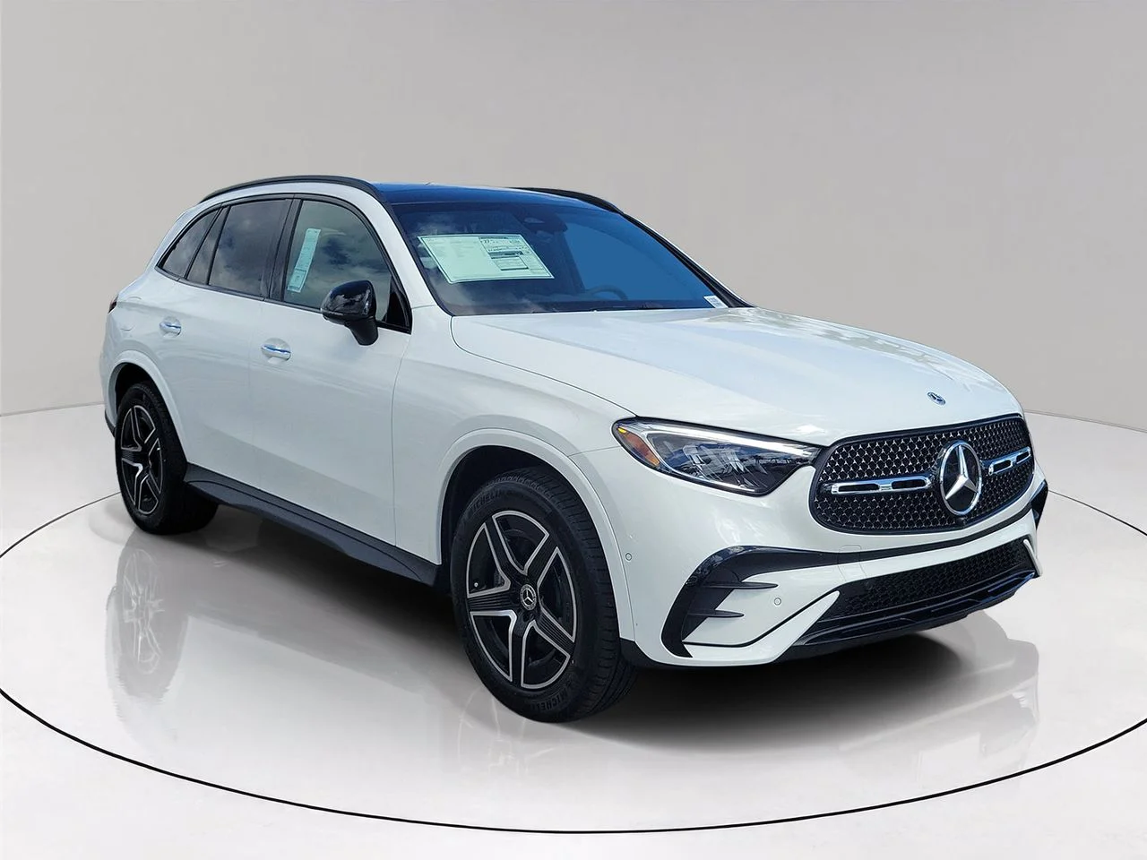 New 2026 Polar White Mercedes-Benz GLC 300 image 3