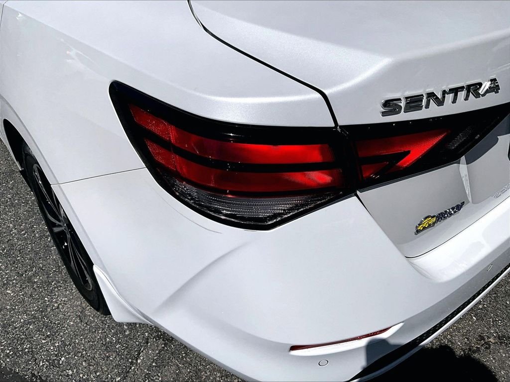 Used 2023 White Nissan SV image 31