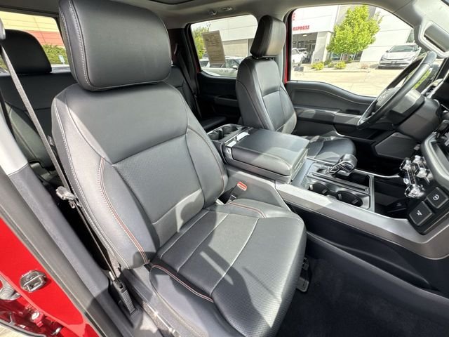 Used 2023  Ford Lariat image 28