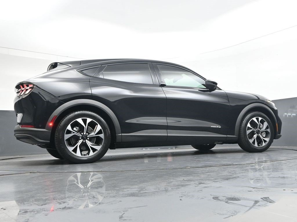 Used 2024 Shadow Black Ford Select image 31