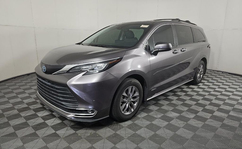 Used 2021 Gray Toyota XLE image 14