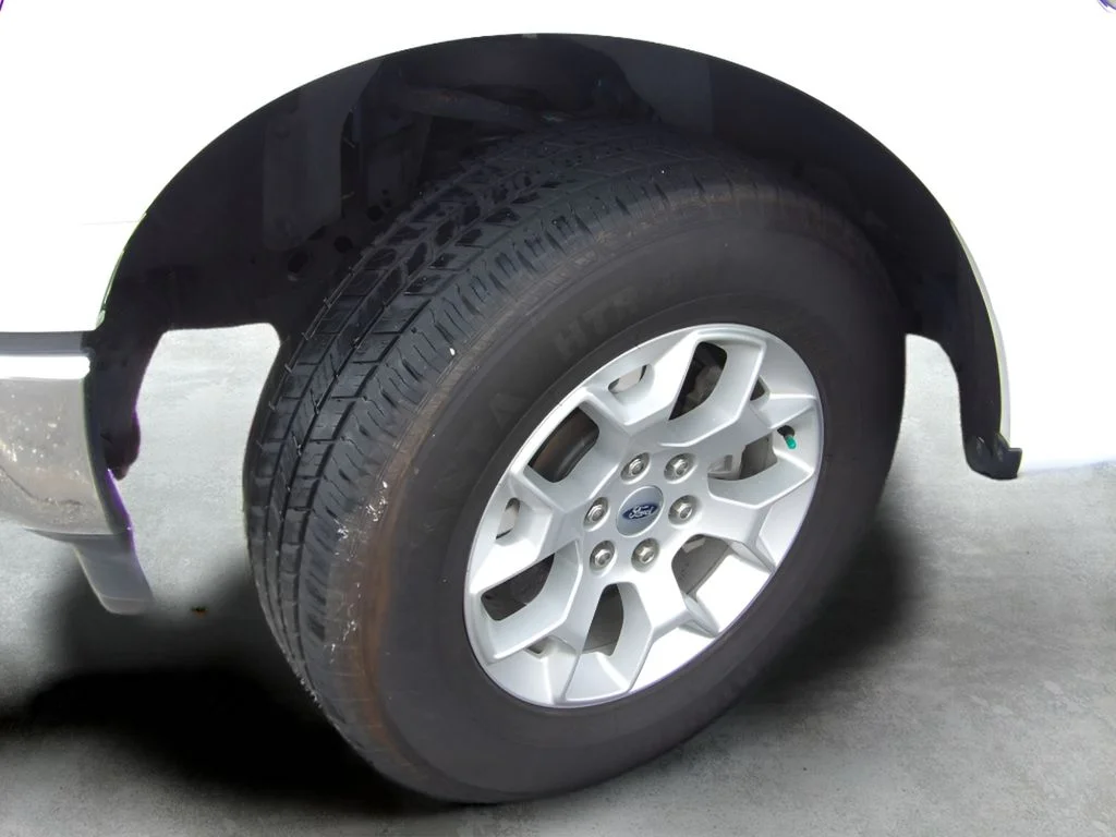 Used 2023 Oxford White Ford XLT image 38