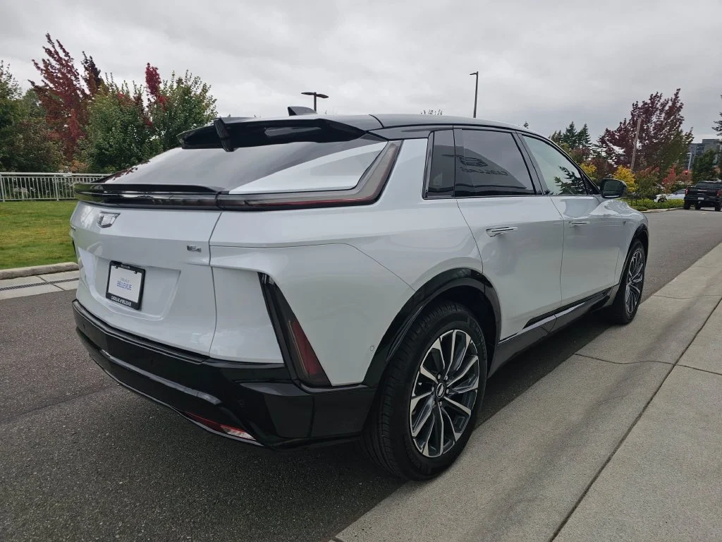 2027 Cadillac LYRIQ Sport - Photo 7