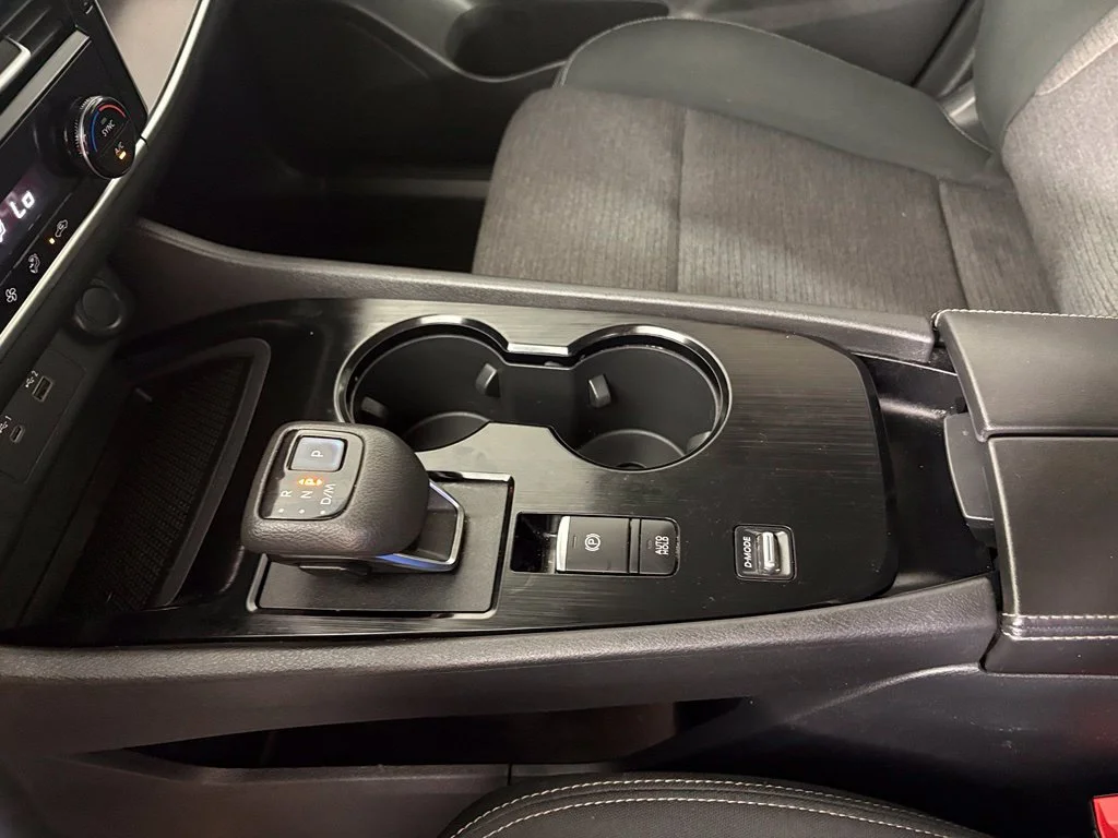 Used 2022 Gray Nissan SV image 29