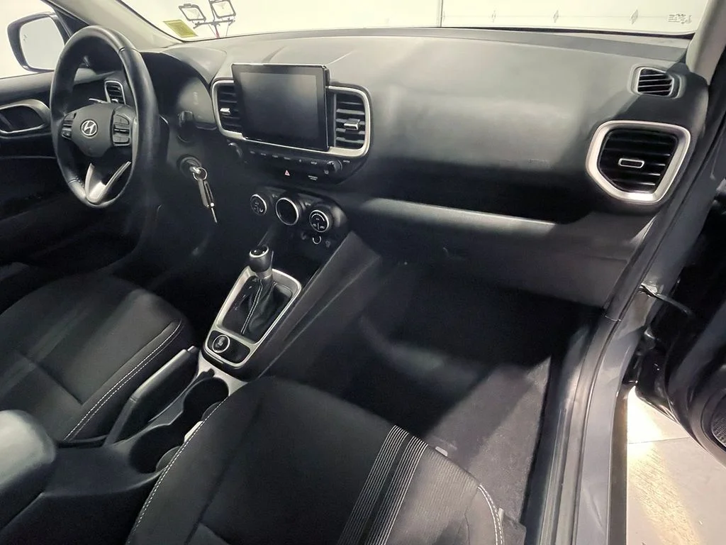 Used 2023 Gray Hyundai SEL image 21