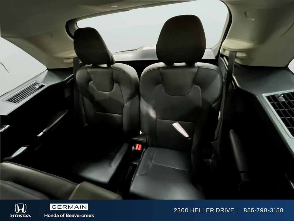 Used 2021 Onyx Black Metallic Volvo T6 Momentum image 25