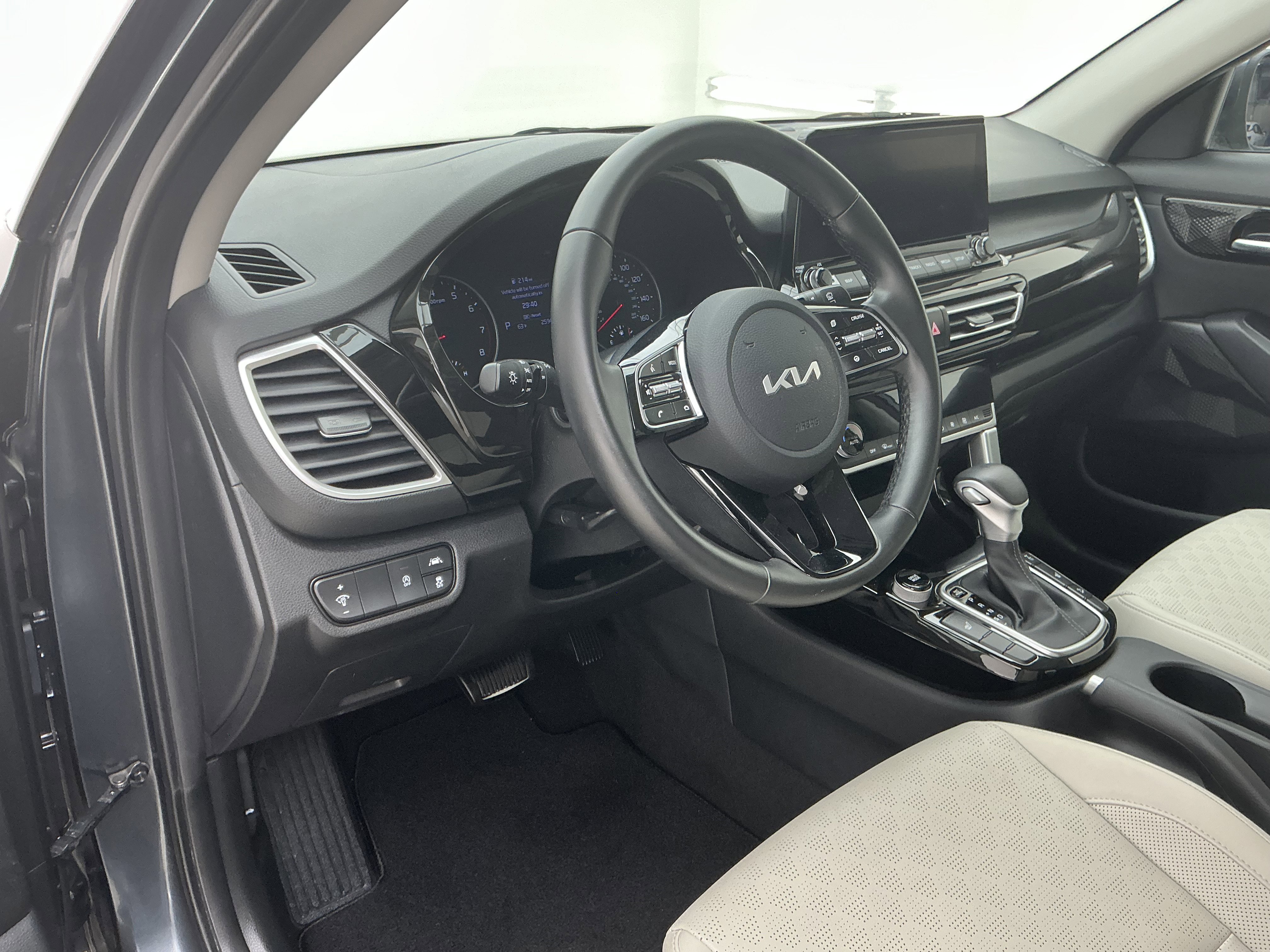 Used 2023 Gravity Gray Kia EX image 15