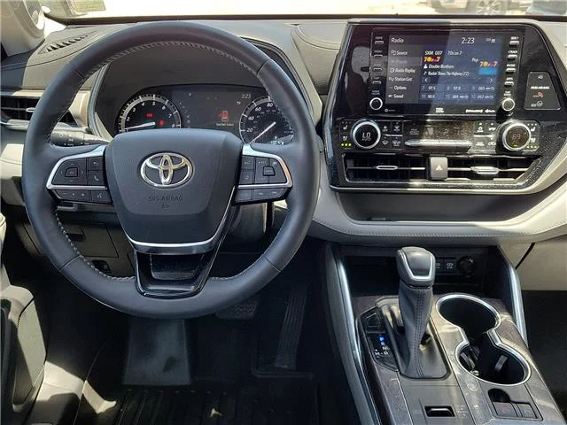 Used 2021 Magnetic Gray Metallic Toyota Limited Front-wheel Drive image 7