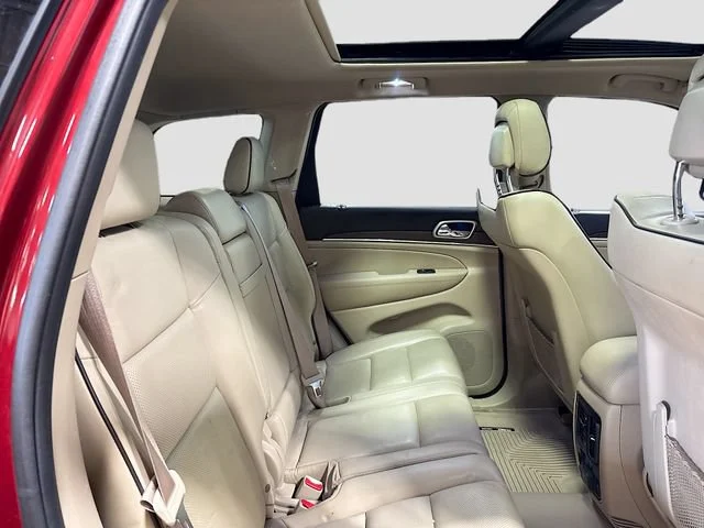 Used 2015  Jeep Overland image 22