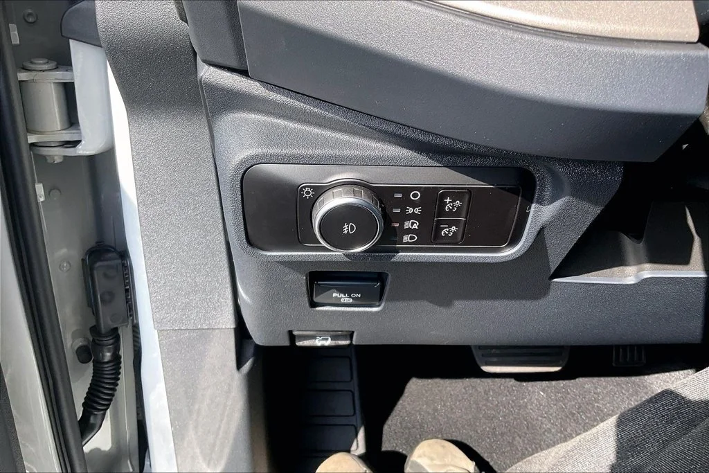 New 2026 Avalanche Gray Ford Outer Banks® image 36