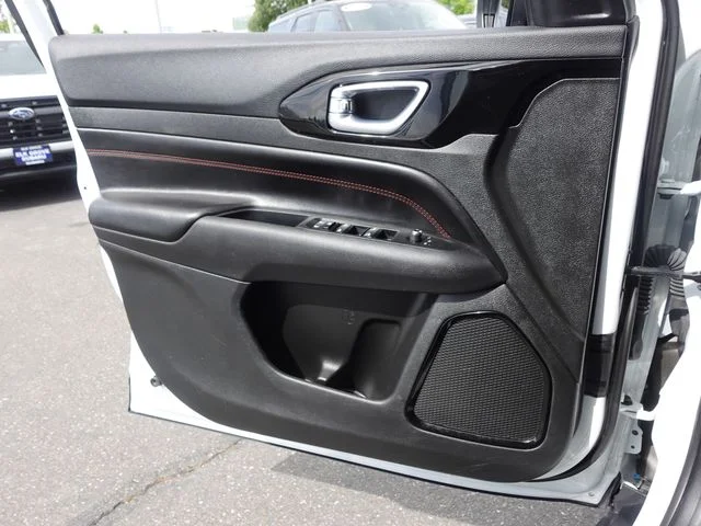 Used 2024 White Jeep Trailhawk image 21