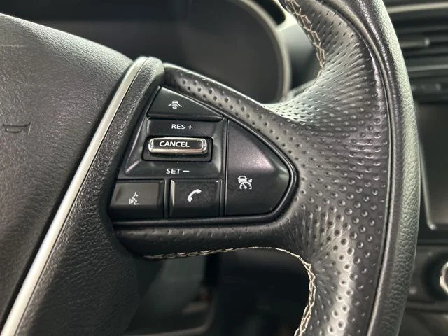 Used 2023  Nissan 3.5 SL image 10