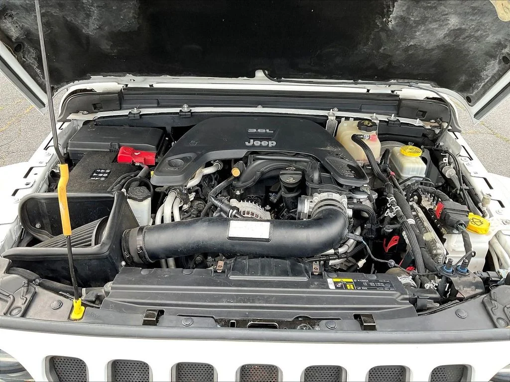 Certified Used 2019 White Jeep Unlimited Rubicon image 30