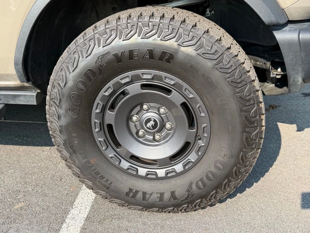 Used 2025 Gray Ford Badlands image 11