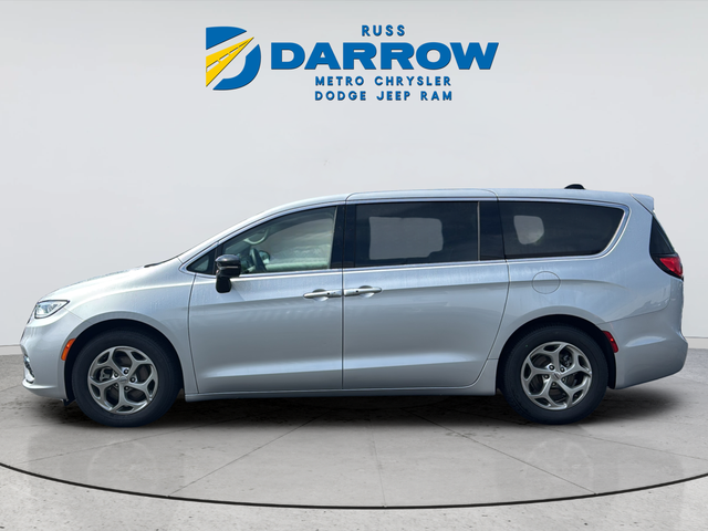 Used 2024 Silver Chrysler Limited image 2