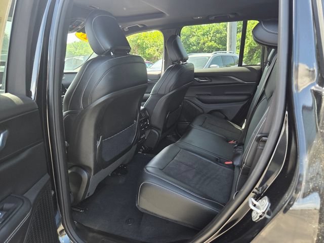 Used 2025 Diamond Black Crystal Pearlcoat Jeep Altitude X image 11