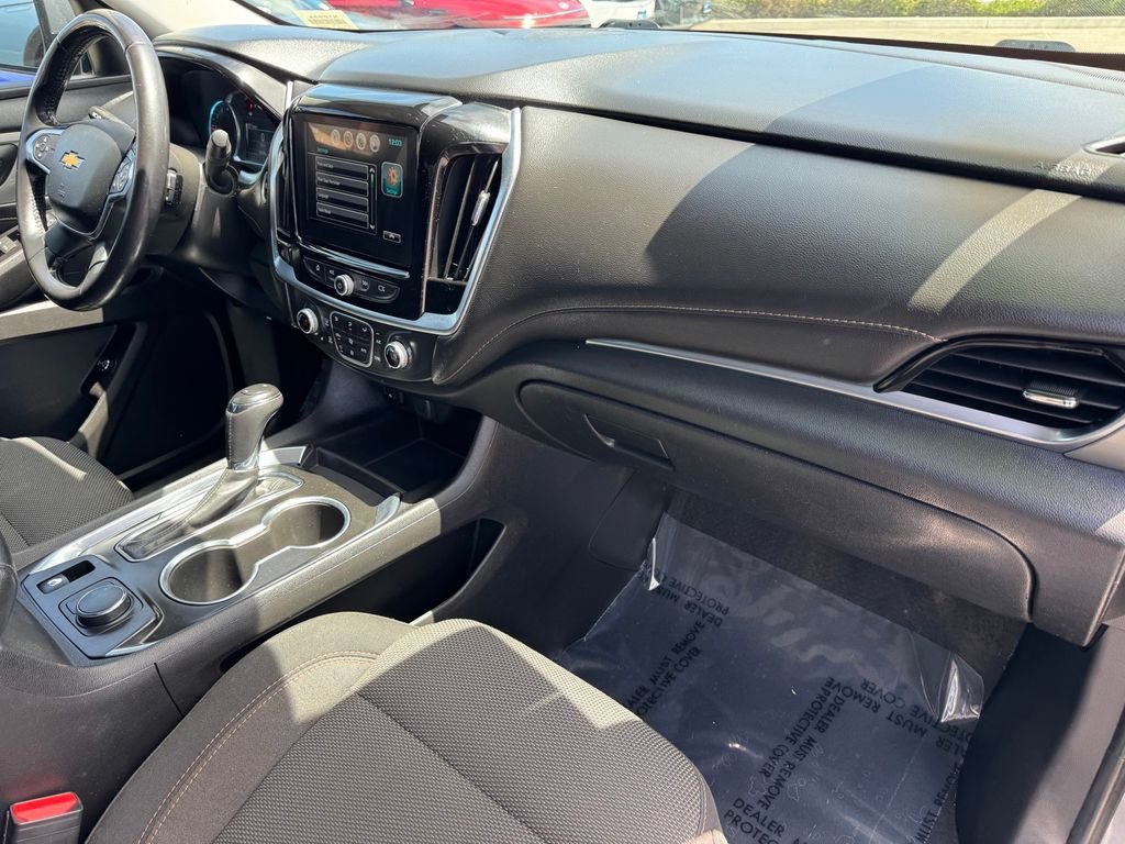 Used 2019 Gray Chevrolet LT image 6