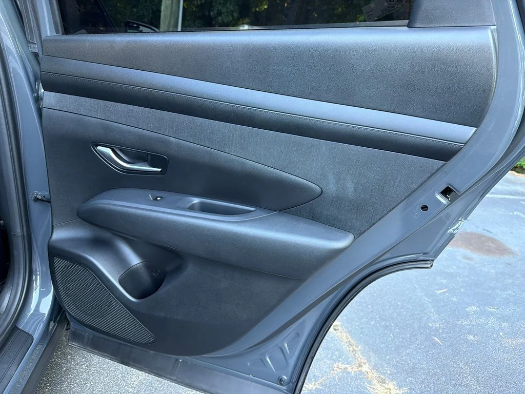 Used 2025 Gray Hyundai SEL Convenience image 16