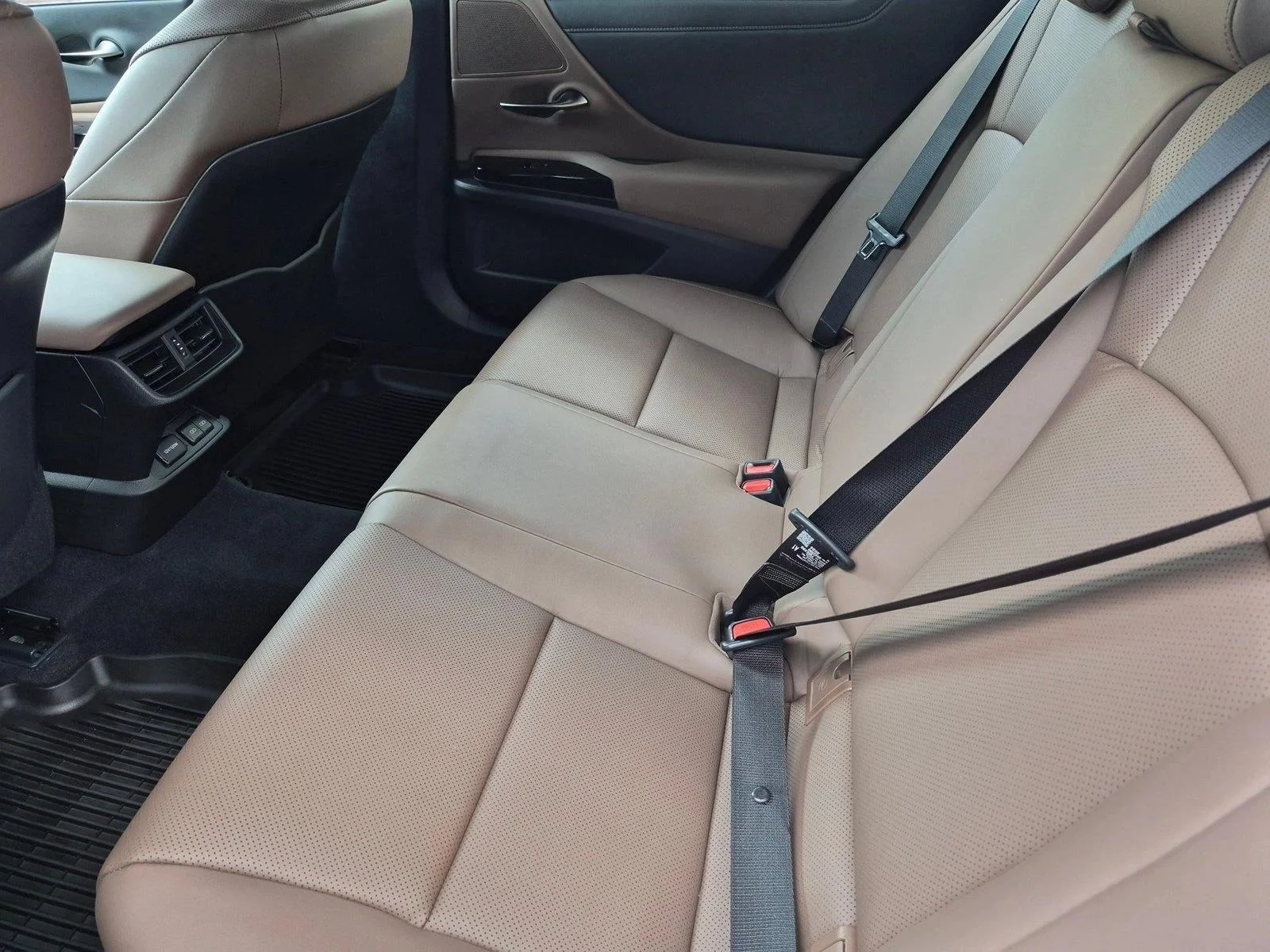 Certified Used 2025 Eminent White Pearl Lexus ES 350 image 18