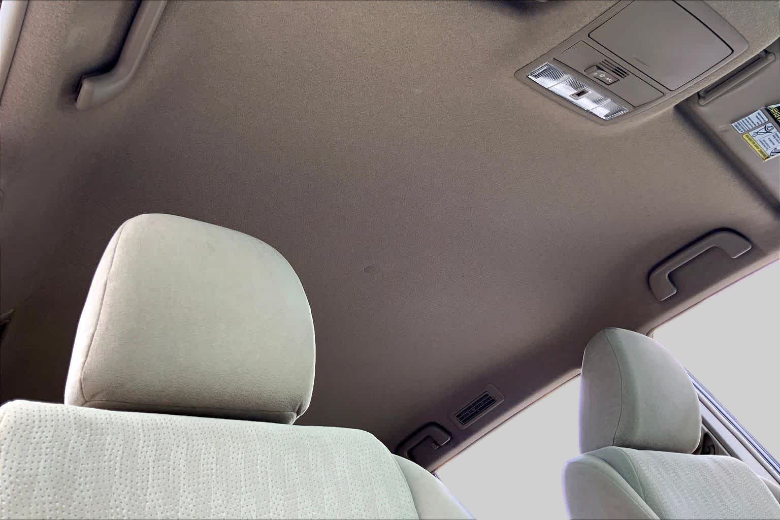 Used 2012 Blizzard Pearl Toyota  image 14