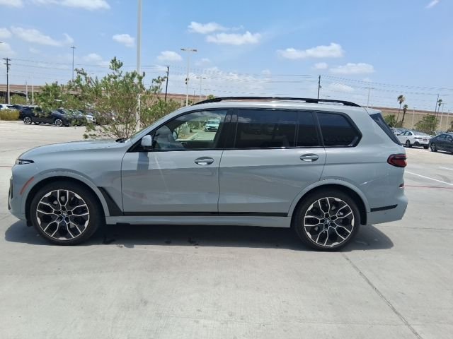Used 2024 Gray BMW xDrive40i image 3