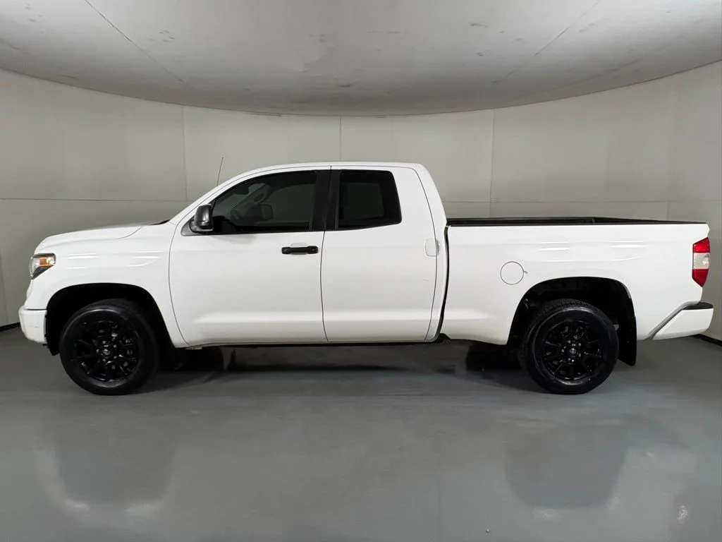 Used 2019 White Toyota SR5 image 6