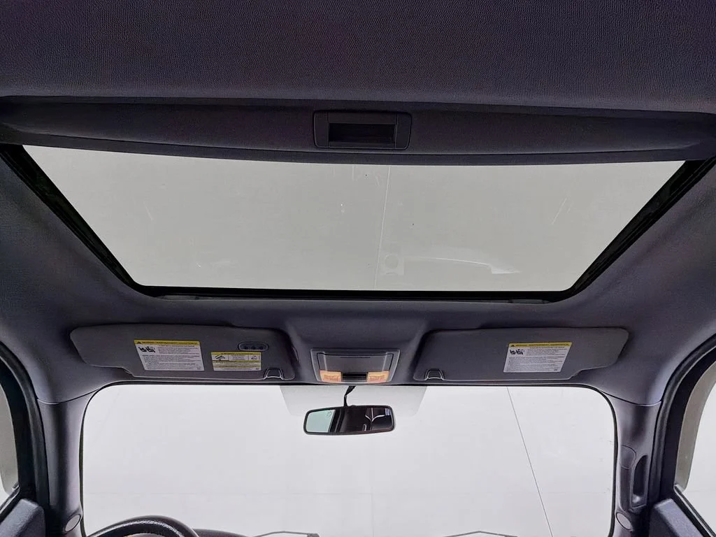 Used 2013 Blue Ford XL image 30