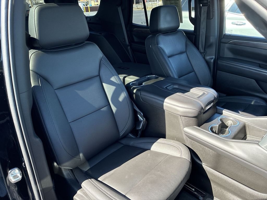 Used 2023 Black Chevrolet Z71 image 23
