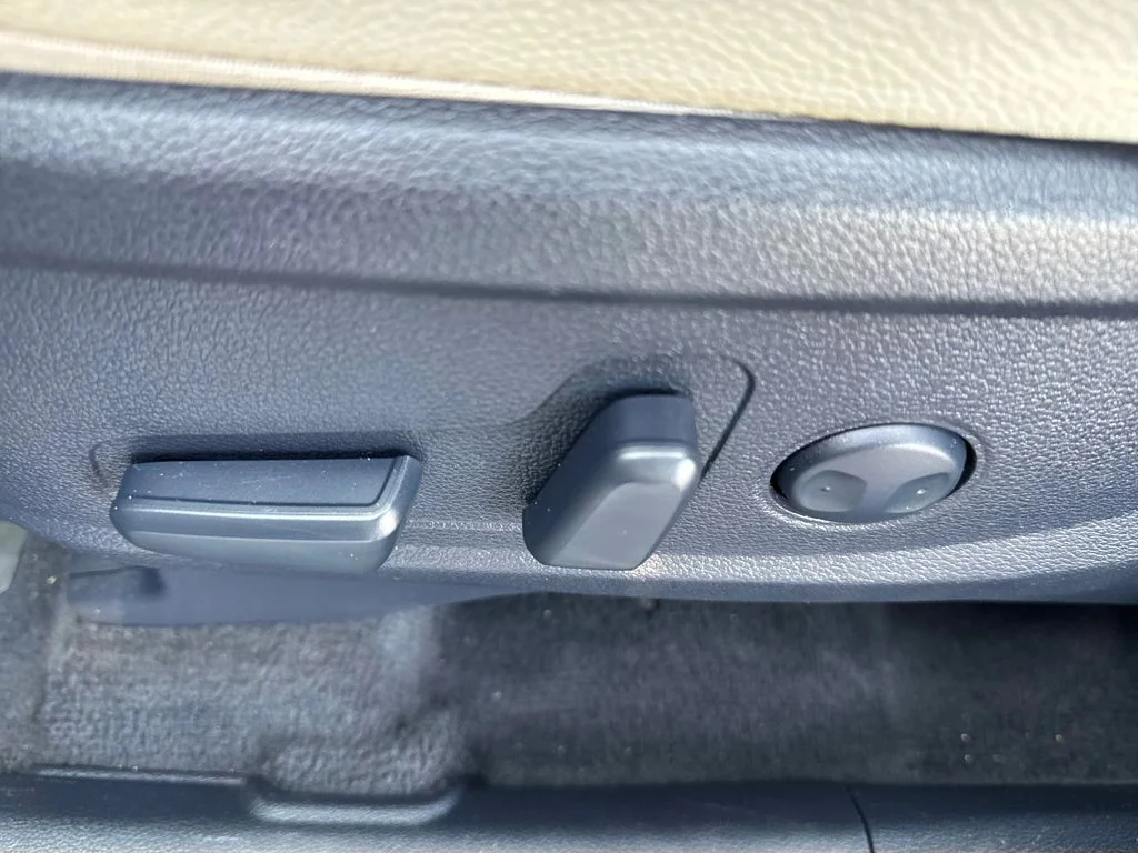 Used 2021 Graphite Hyundai SEL image 10