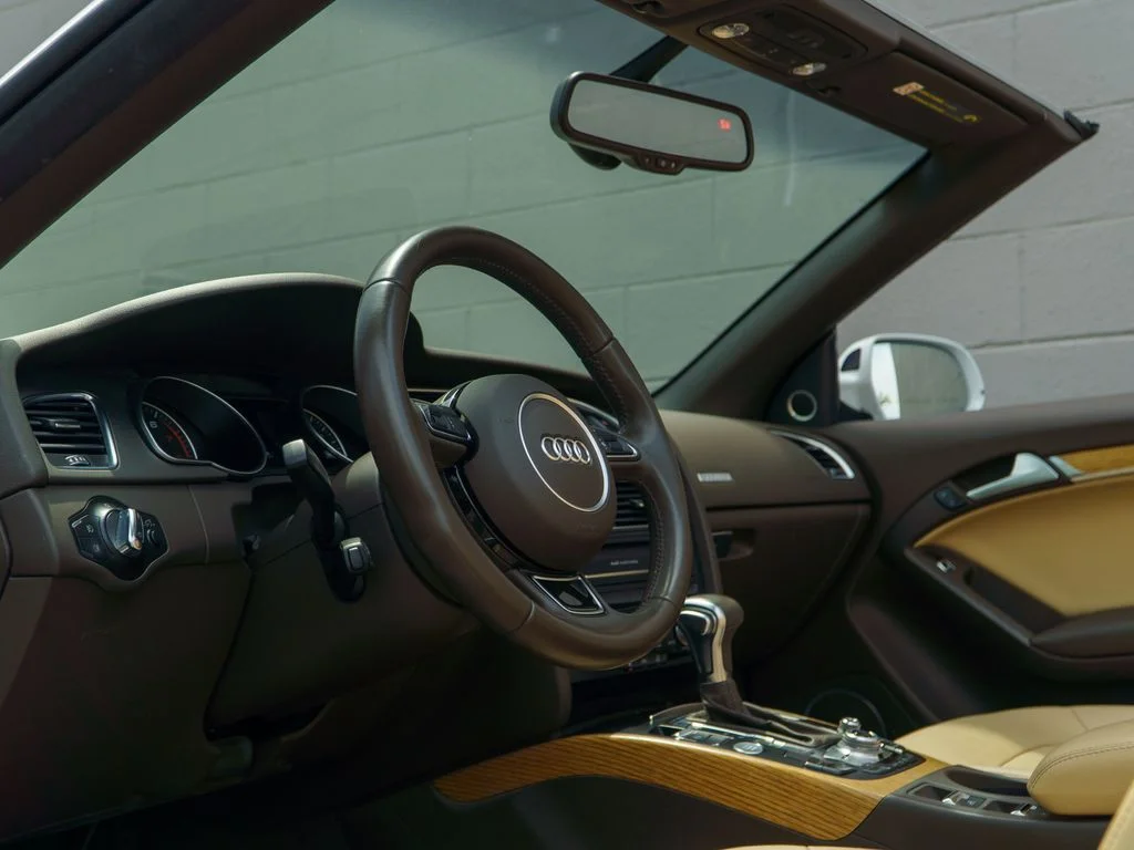 Used 2013  Audi  image 4