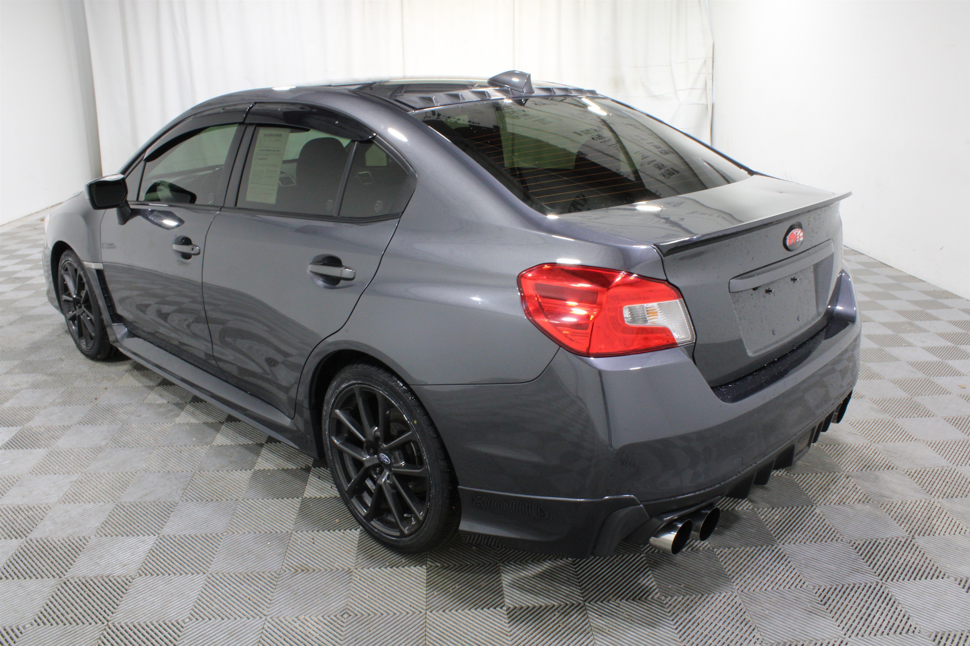 Used 2020 Magnetite Gray Metallic Subaru Premium image 28