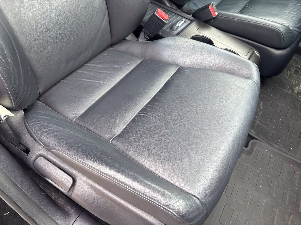 Used 2011 Black Honda EX-L image 26