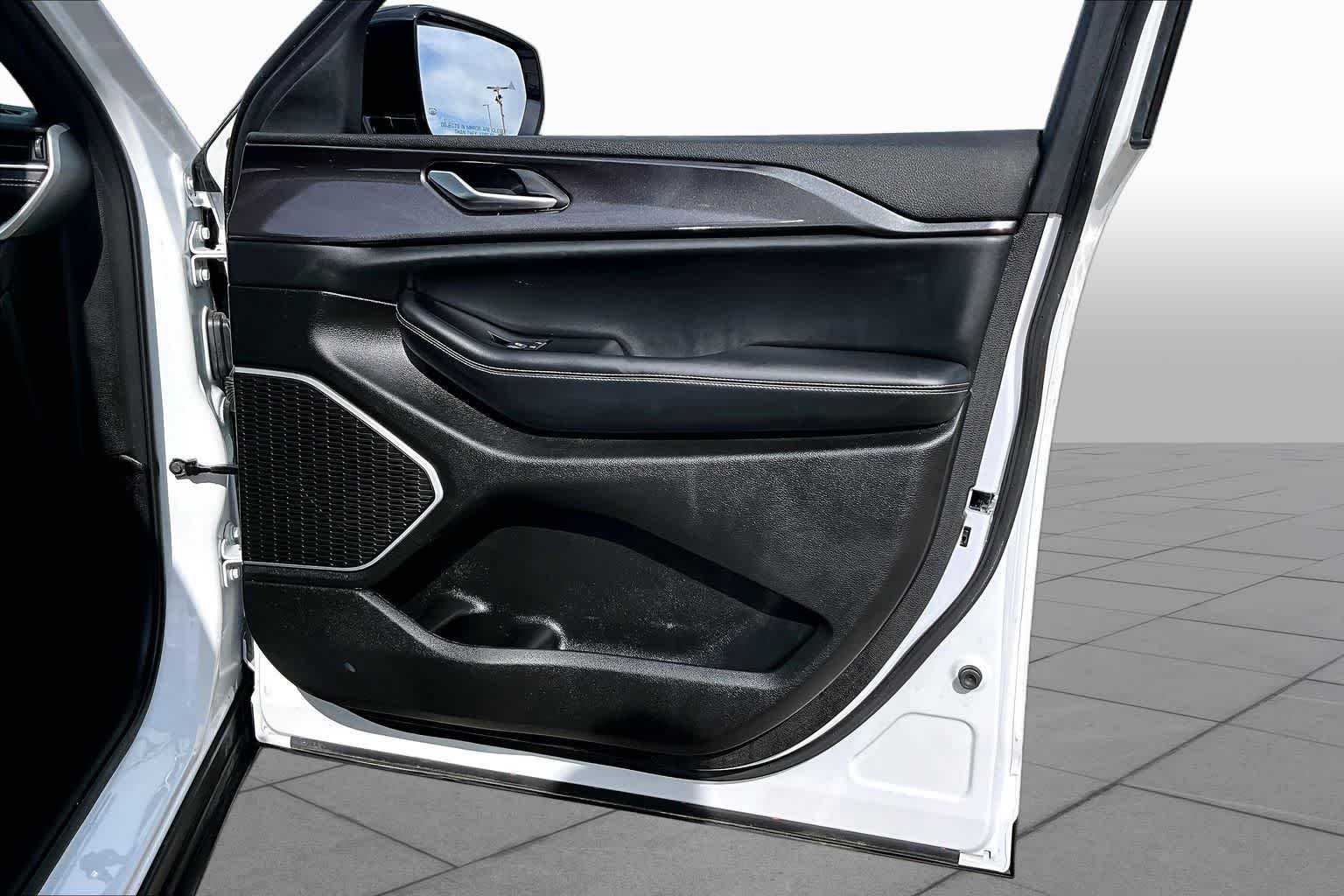 Used 2022 Bright White Clearcoat Jeep Altitude image 22