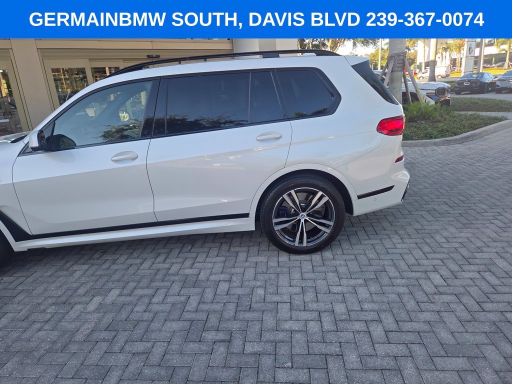 Used 2022 White Metallic BMW M50i image 11