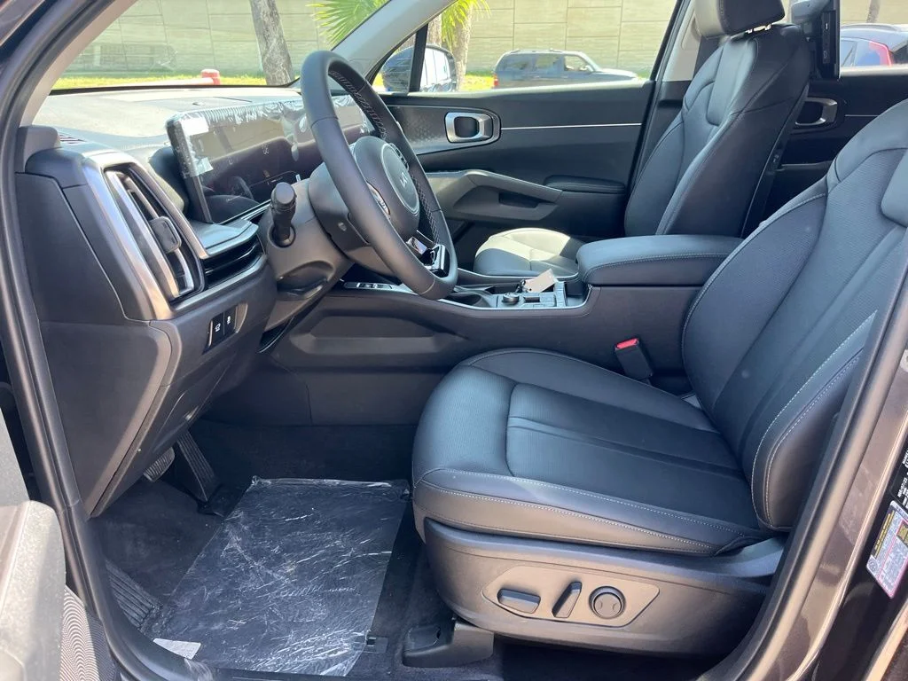 2025 Kia Sorento EX - Photo 8