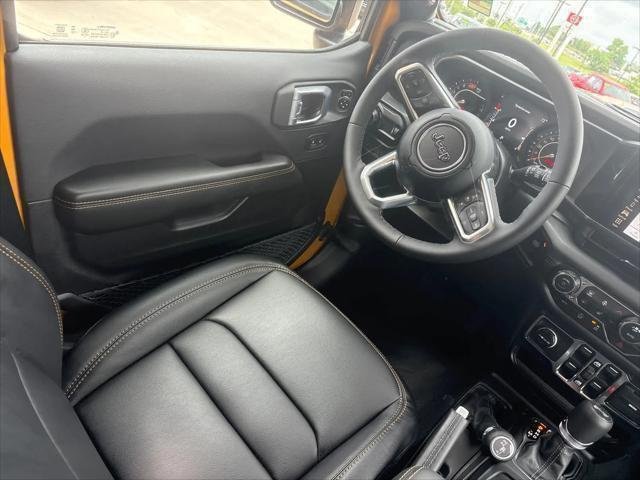 New 2026 Goldilocks Exterior Paint Jeep Sahara image 15