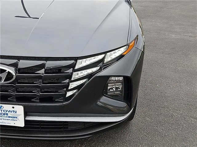 Used 2024 Gray Hyundai SEL Front-Wheel Drive image 7