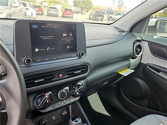 Used 2023 Lunar White Hyundai SEL (IVT) All-Wheel Drive image 17