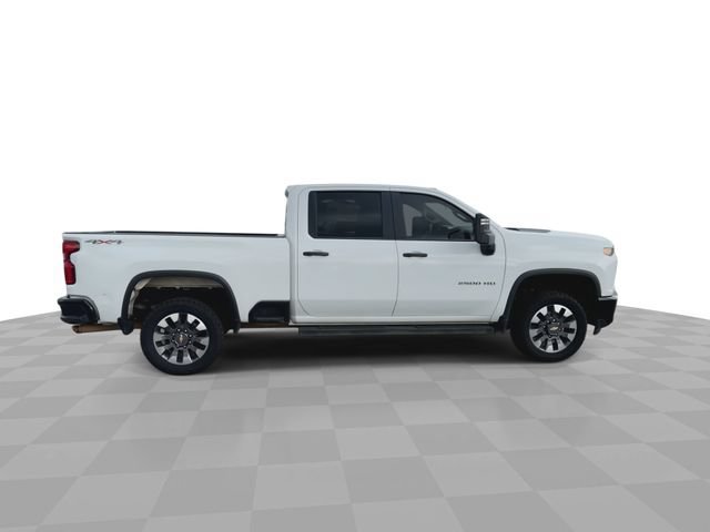Used 2021 SUMMIT WHITE Chevrolet Custom image 9