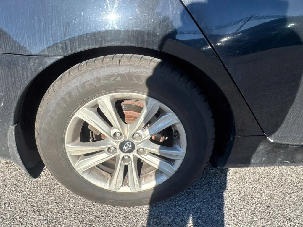 Used 2013 Black Hyundai GLS image 4